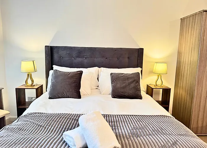 The Heart Of Kensington Mews - 3 Bedrooms House-Private Entrance-Hyde Park Walk Away-Green Park 9 Minutes Underground- The Best Of London With Glamour Of Kensington
