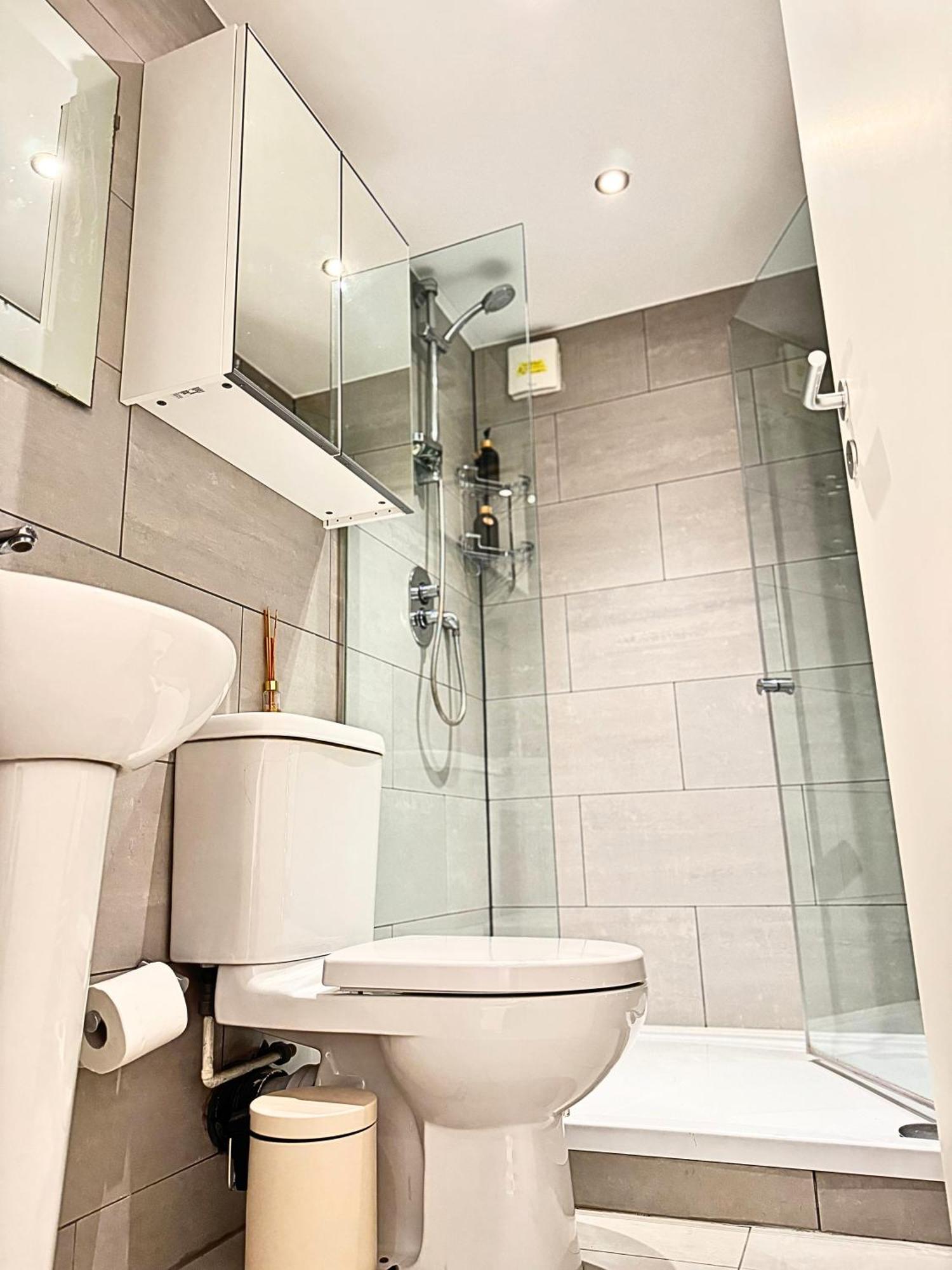The Heart Of Kensington Mews - 3 Bedrooms House-private Entrance-hyde Park Walk Away-green Park 9 Minutes Underground- The Of With Glamour Of Kensington Casa vacanze *